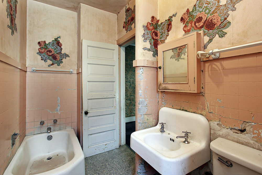 old outdated bathroom